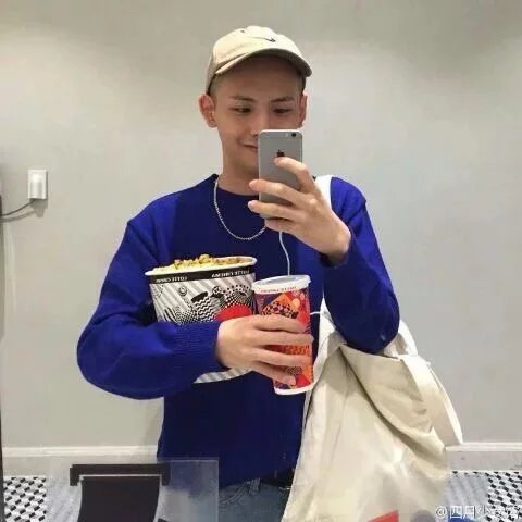 劳巧凤初