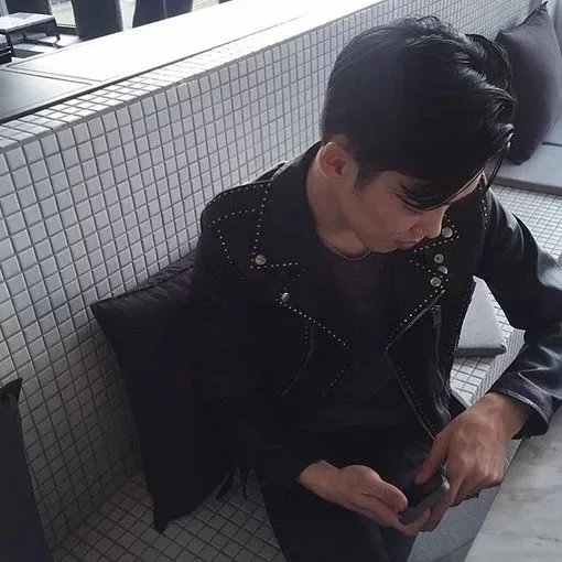 禄晴鸣眉