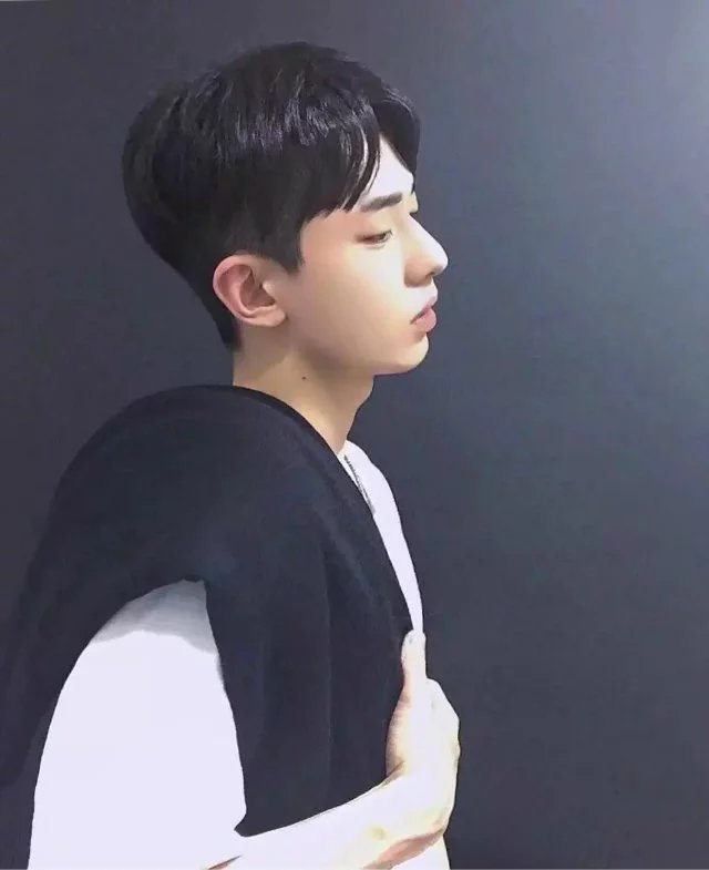 夏彩秀剑